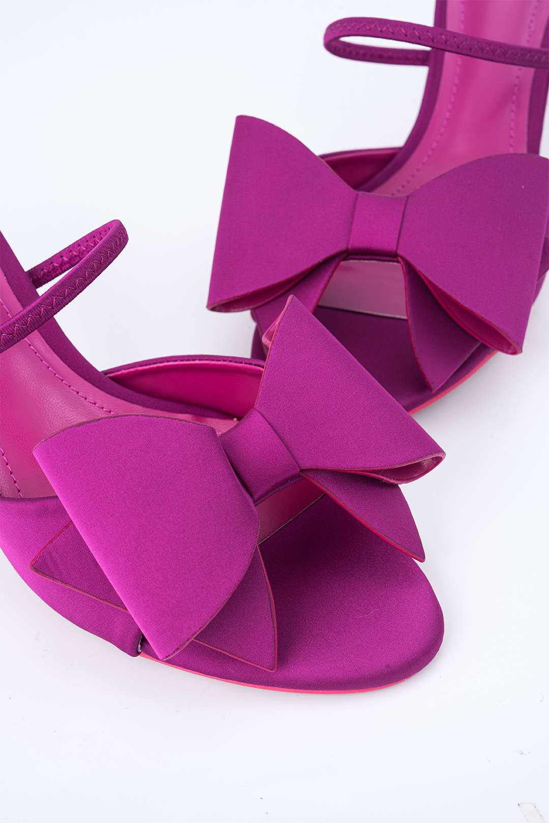 Faux Leather Butterfly Decoration Pointed Heel Shoes