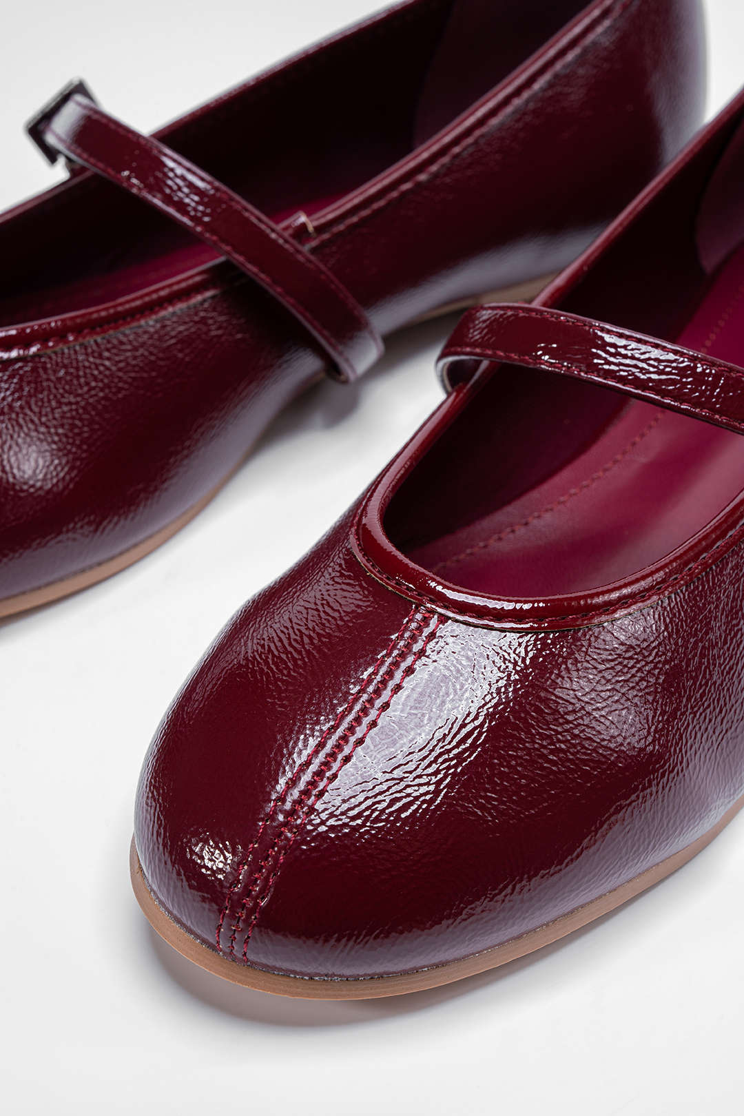 Leather Round-Toe Flat Shoes