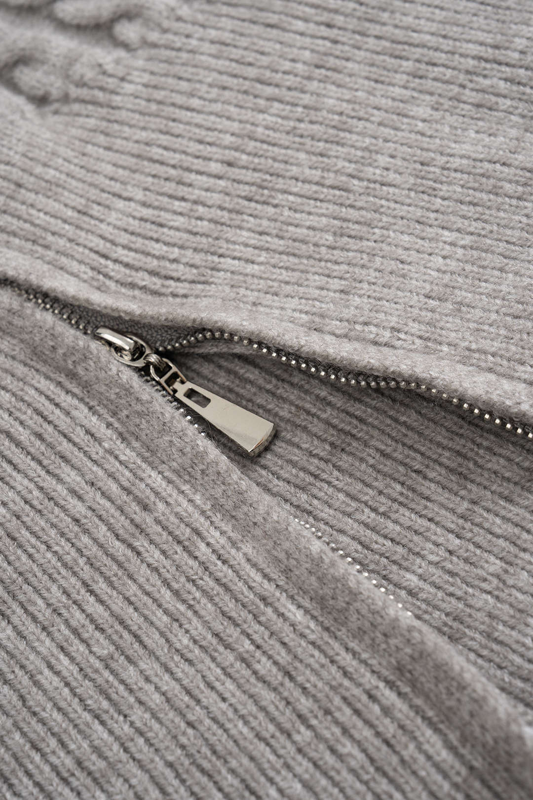 Cable Knit Zipper Long-Sleeve Top