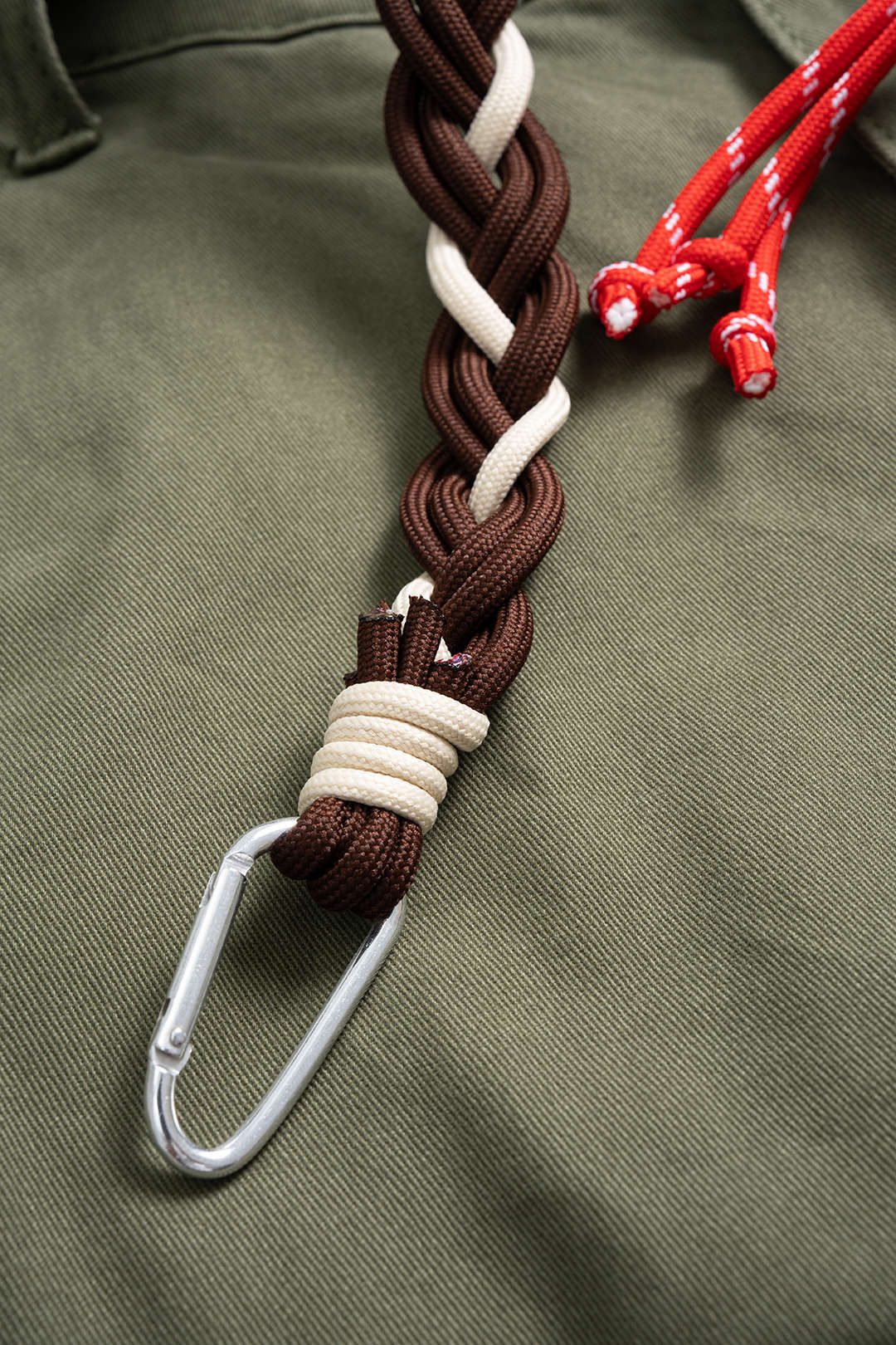 Denim Pocket Belted Barrel-style Jeans