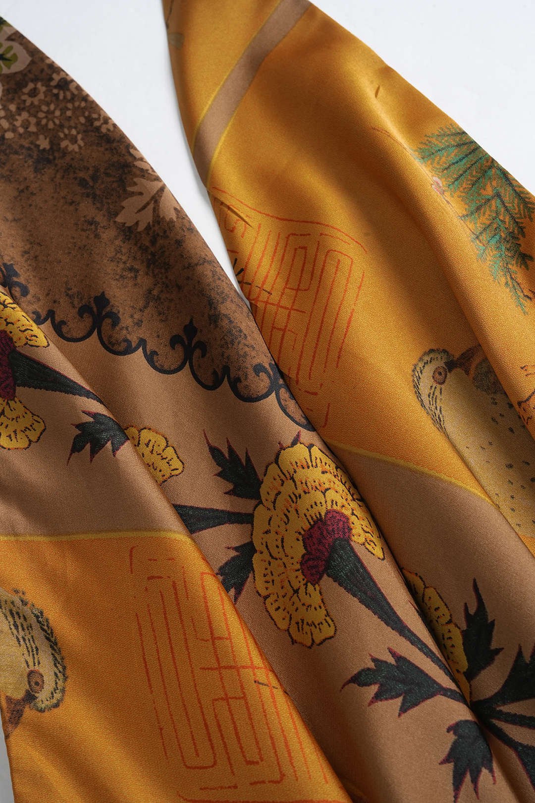 Plus Size Vintage Print Satin Tie Front Tube Top