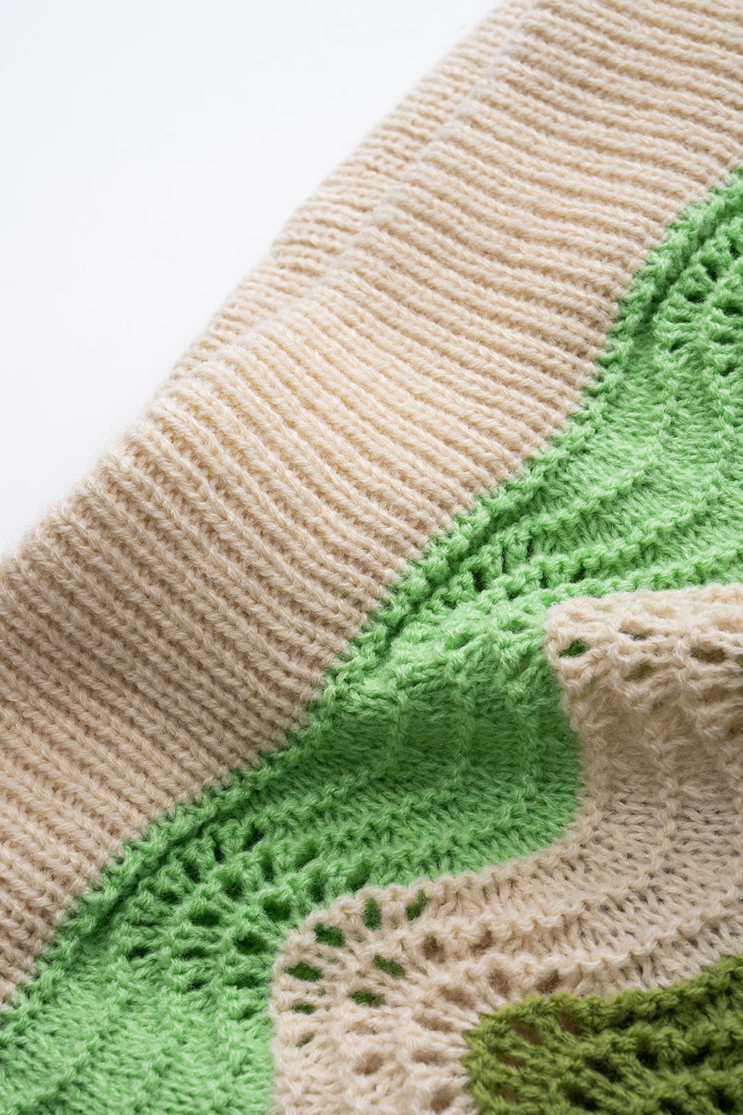 Plus Size Contrast Knit Cut Out Skirt