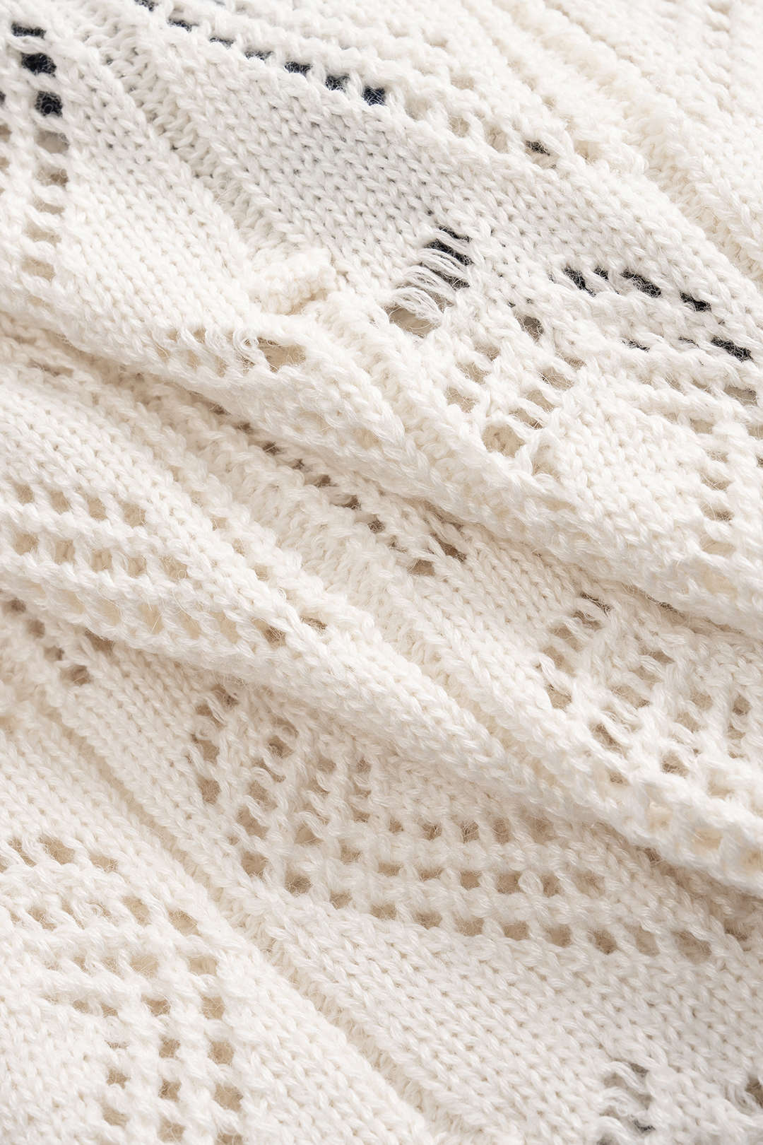 Knit Contrast Cut Out Button Sleeveless Vest