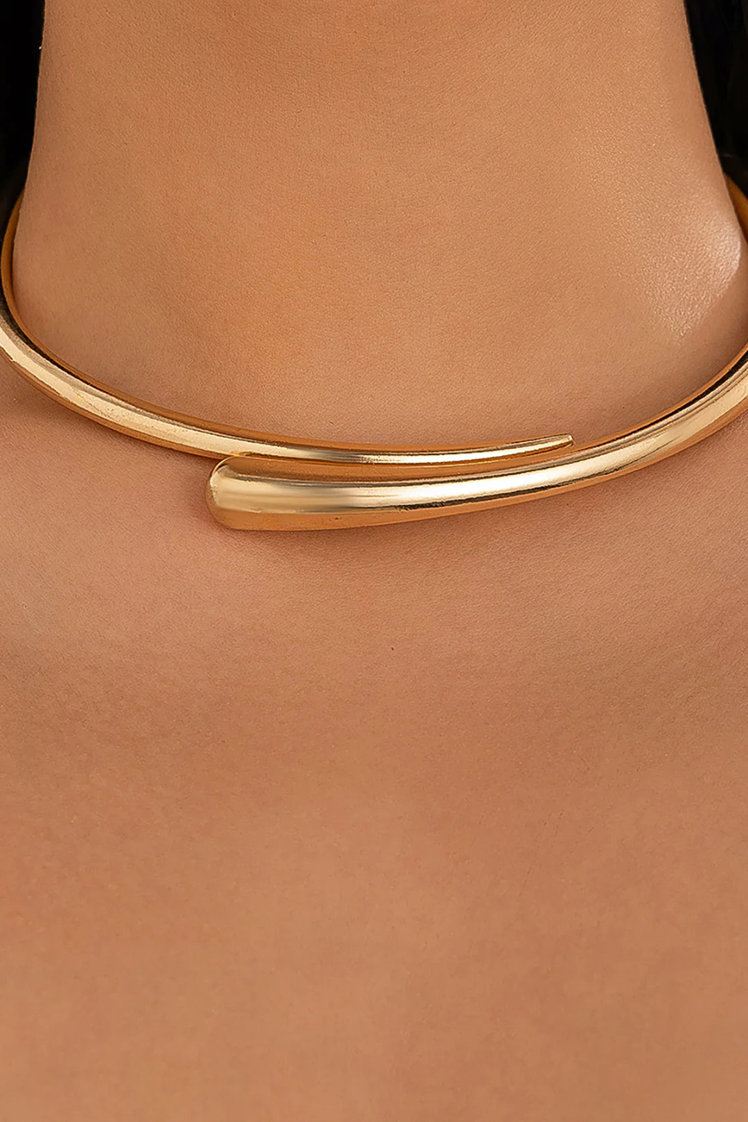 Open Metal Choker Necklace
