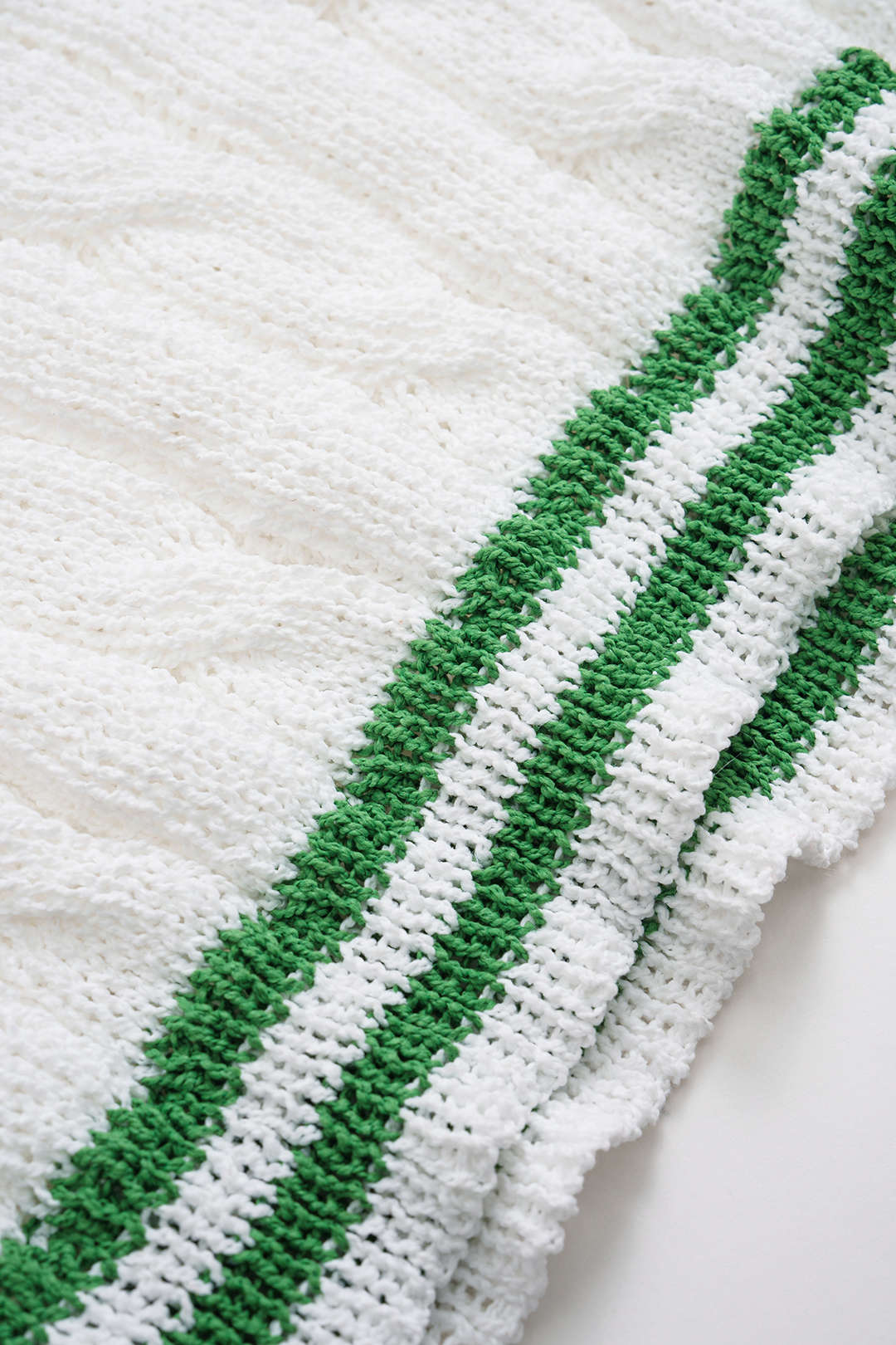 Simple Contrast Knitted Skirt