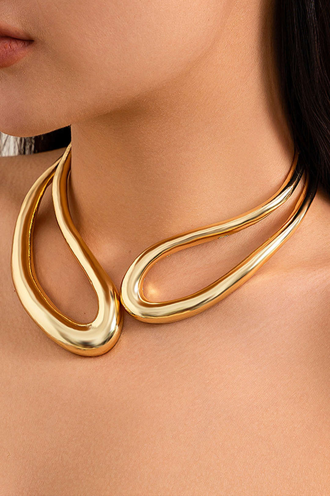Cut-Out Asymmetric Necklace