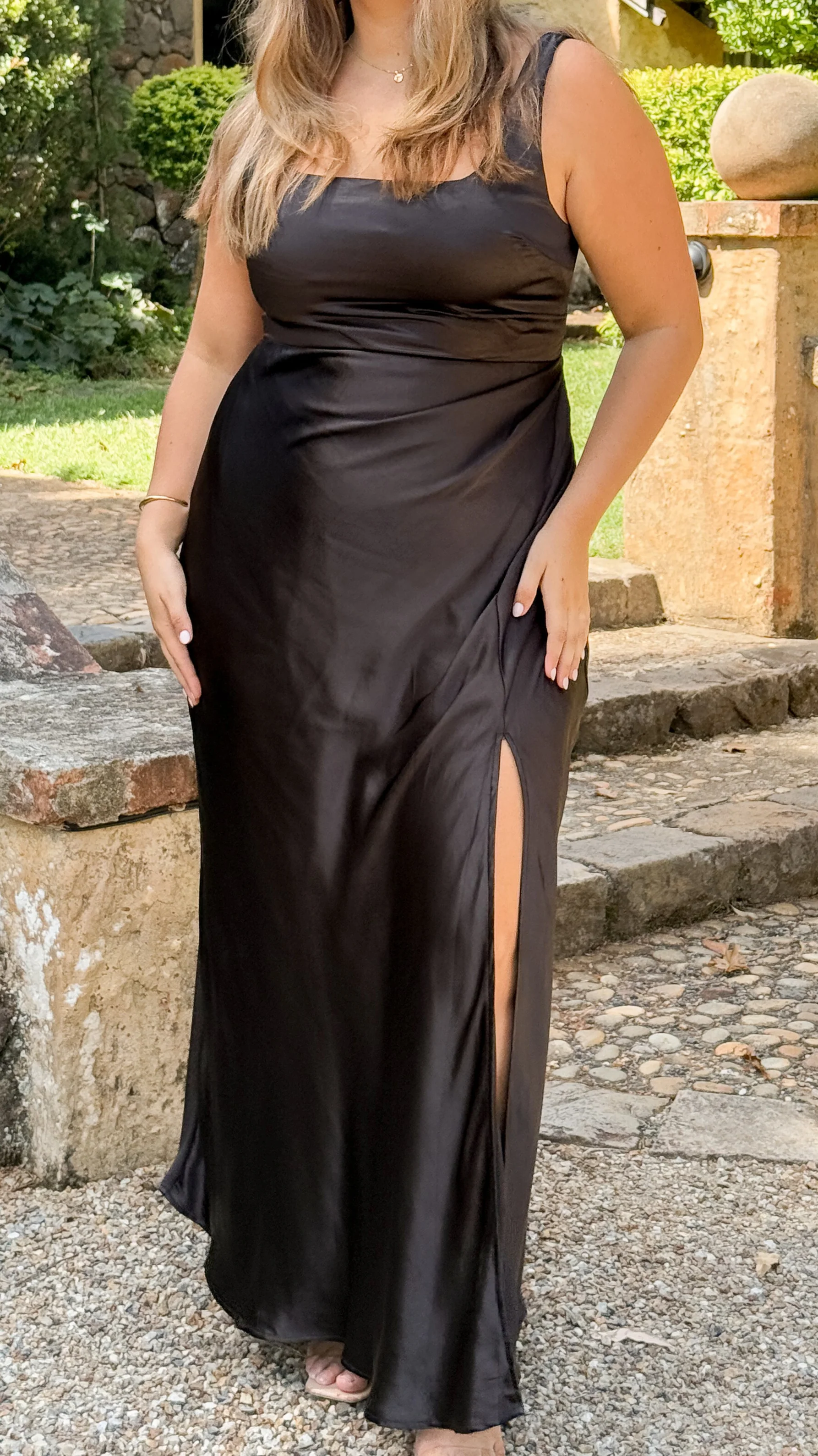Alaria Maxi Dress - Black