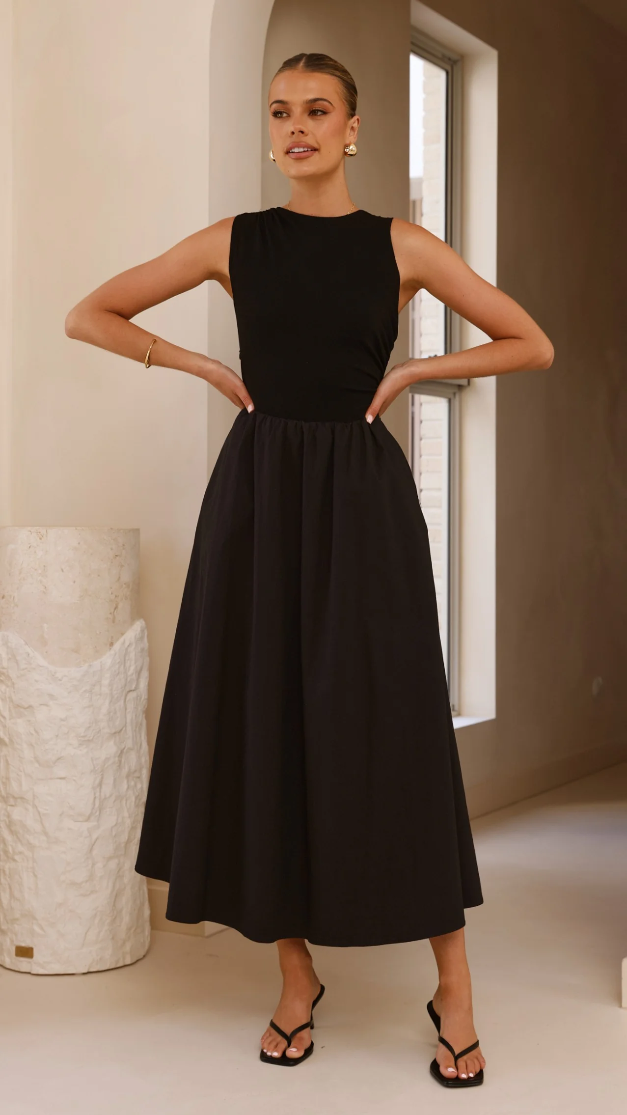 Aria Sleeveless Midi Dress - Black