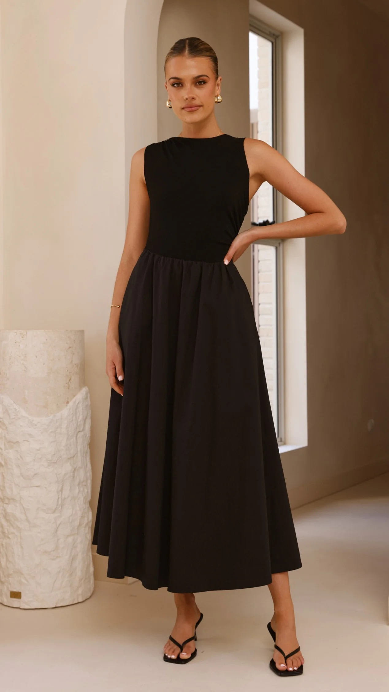 Aria Sleeveless Midi Dress - Black