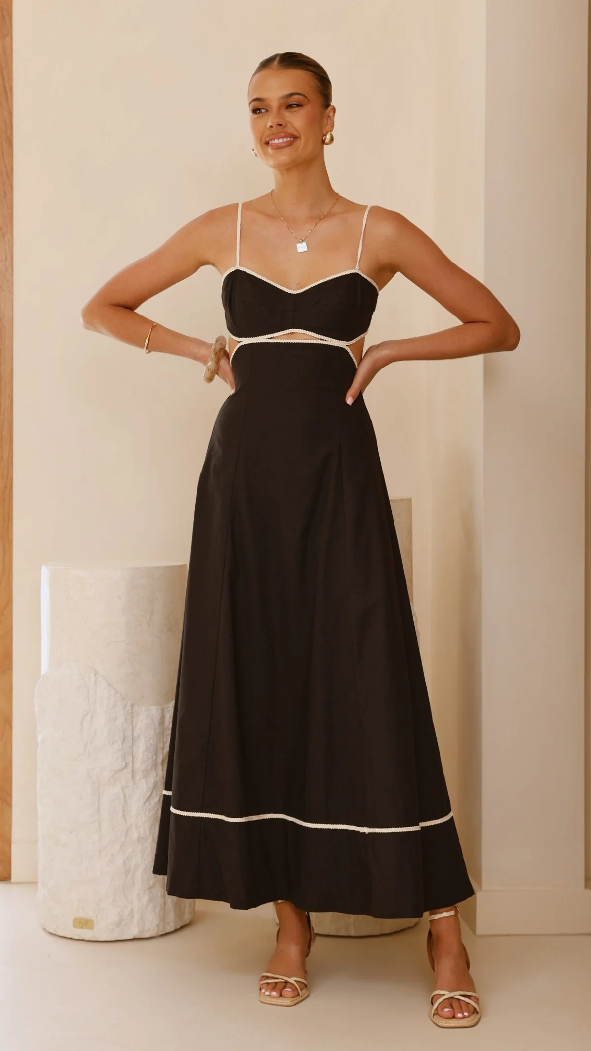 Nereda Maxi Dress - Black