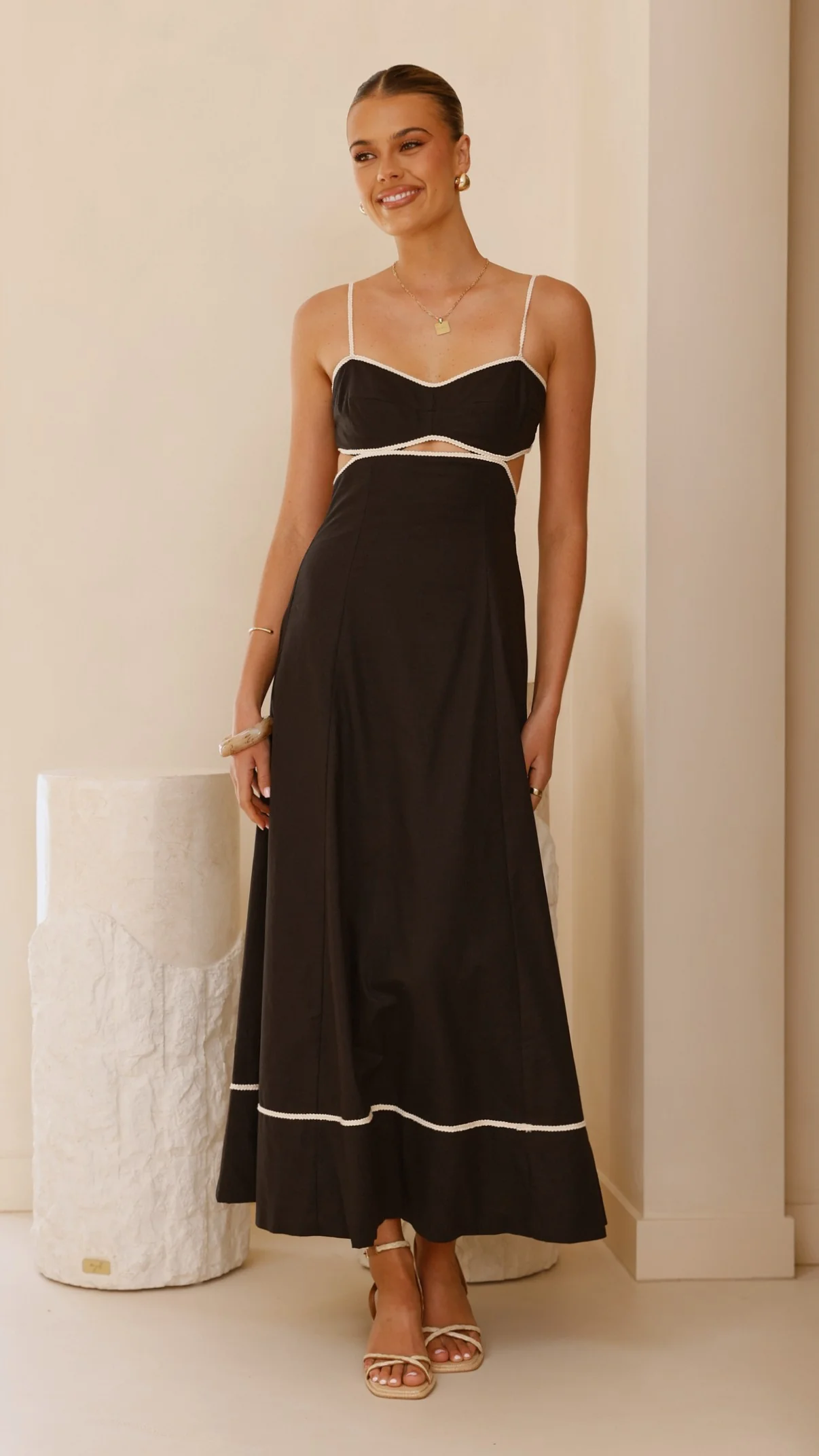 Nereda Maxi Dress - Black