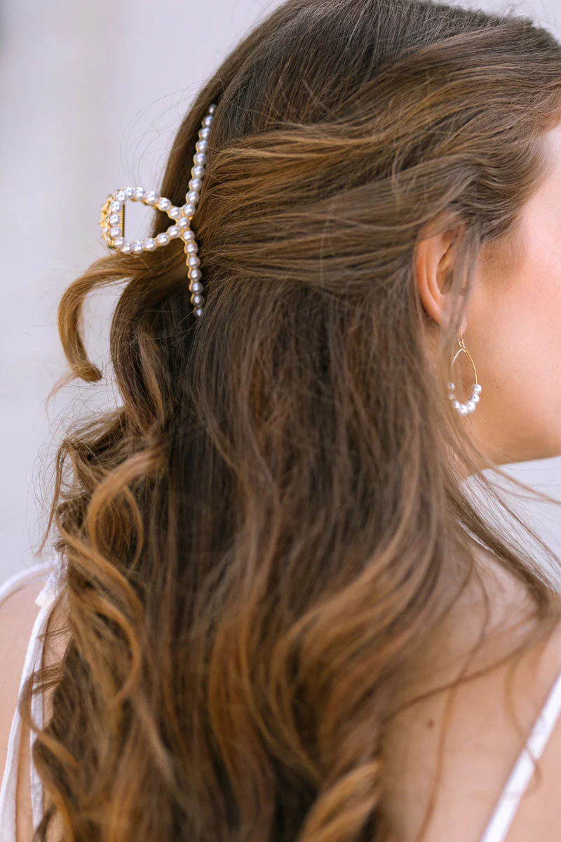 Cynthia Pearl Claw Clip