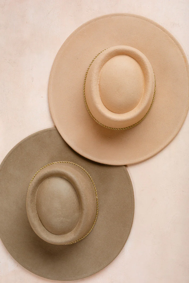 Wide Brim Hat with Twisted Chain