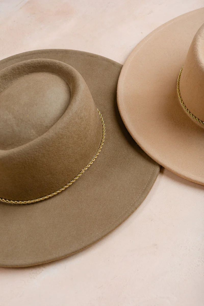 Wide Brim Hat with Twisted Chain