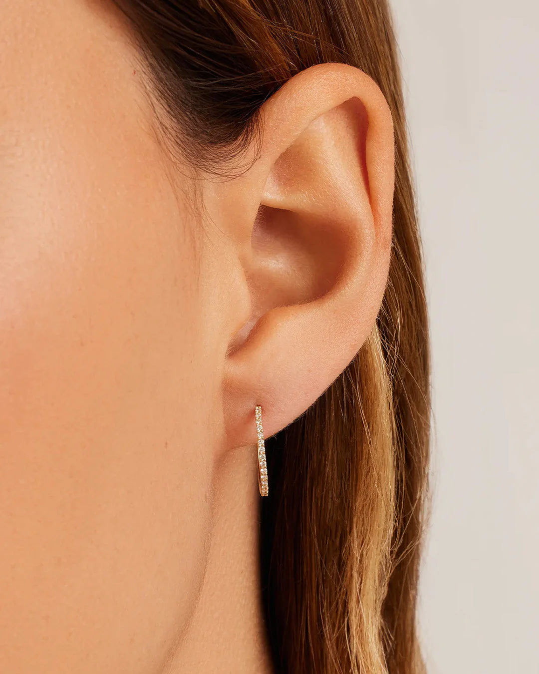 Diamond Pavé Single Huggie