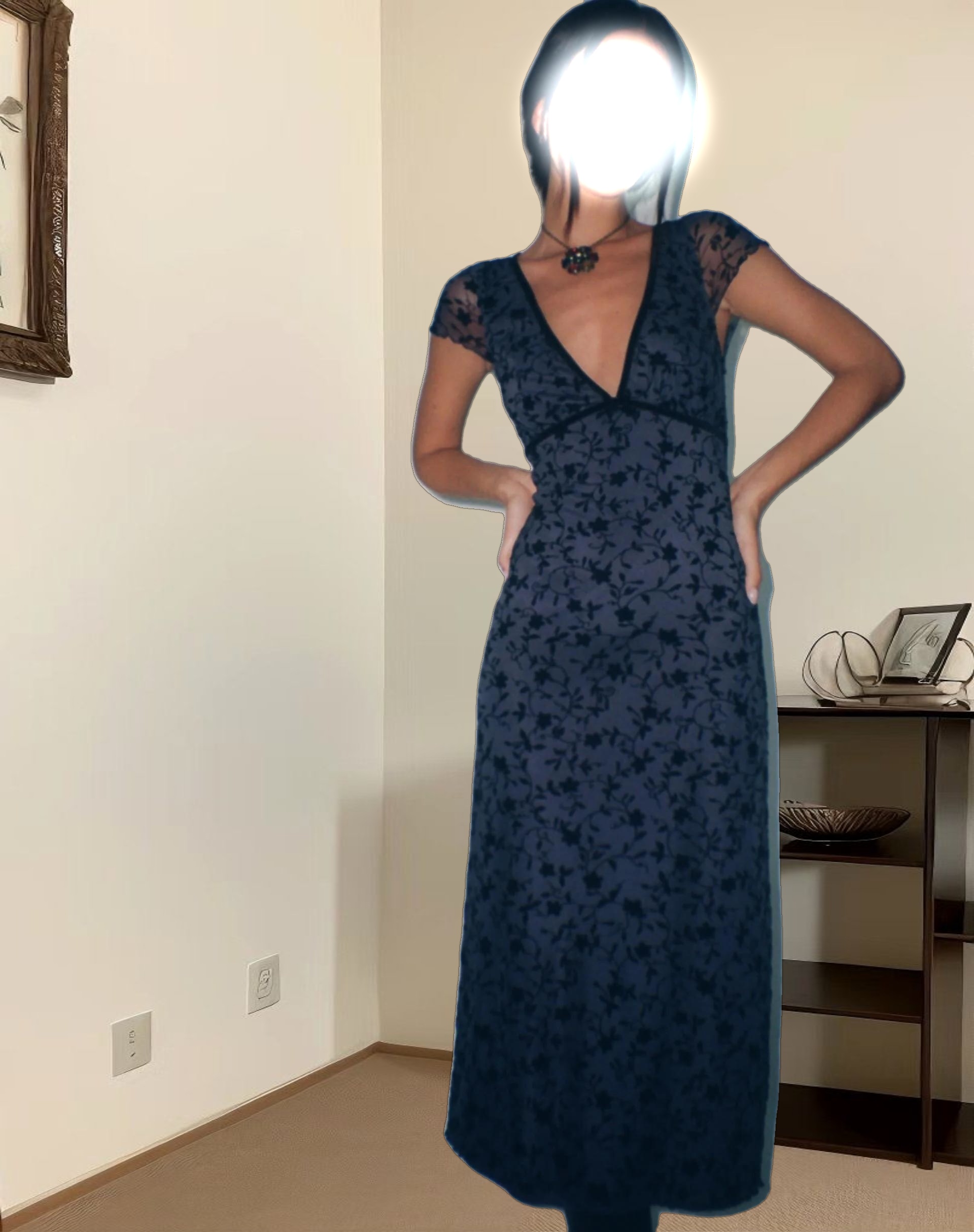 Vilinia Midi Dress in Pretty Petal Flock Black