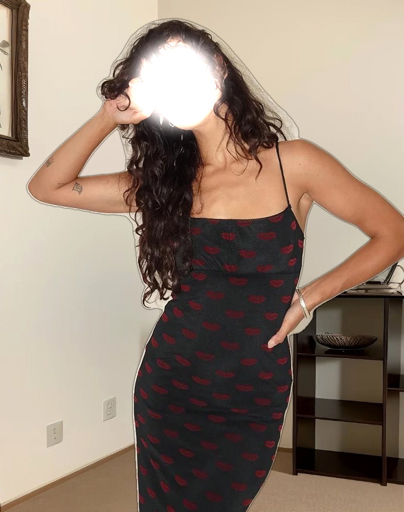 Darsih Maxi Dress in Lips Flock Black