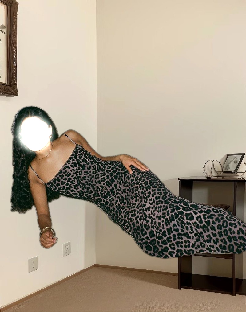 Darsih Maxi Dress in Flocked Rar Leopard