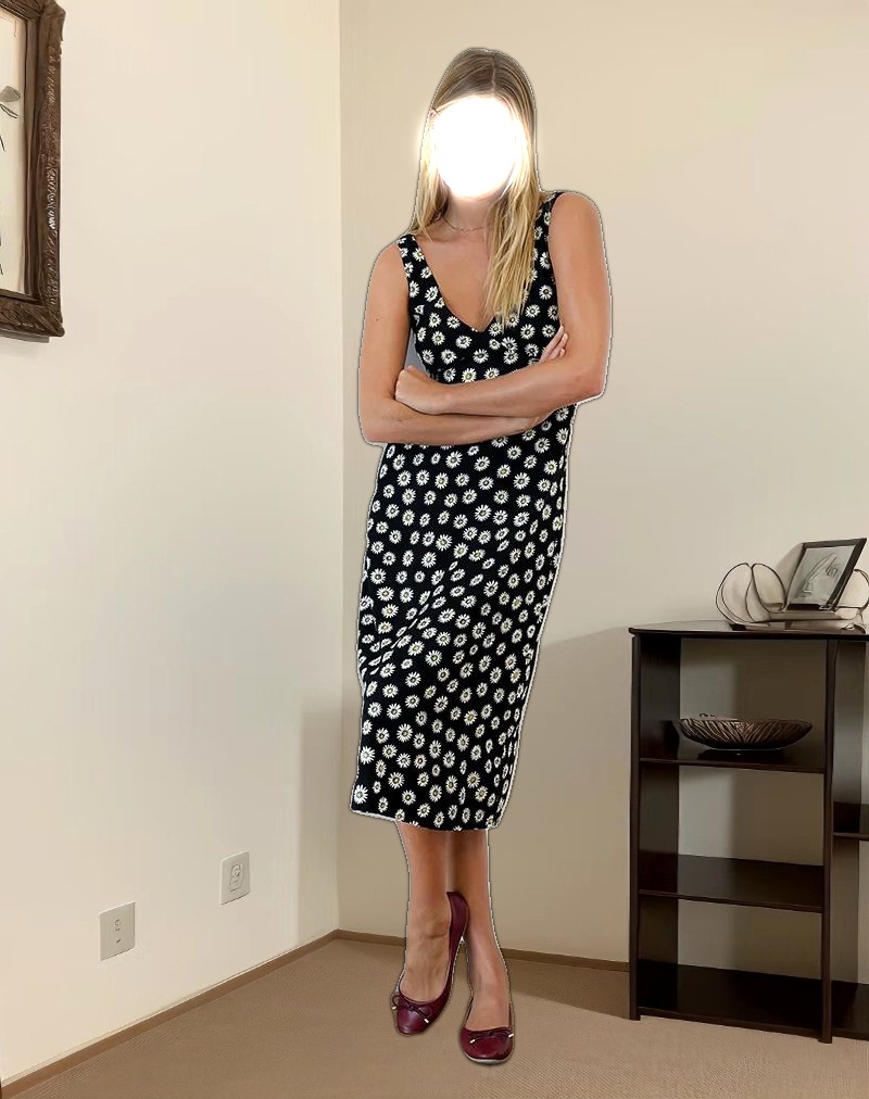 Lisheva Midi Dress in Grunge Daisy Black