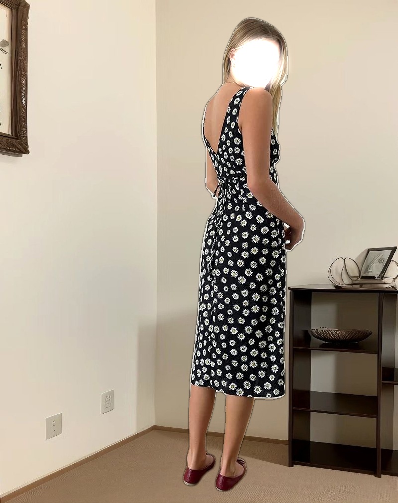 Lisheva Midi Dress in Grunge Daisy Black