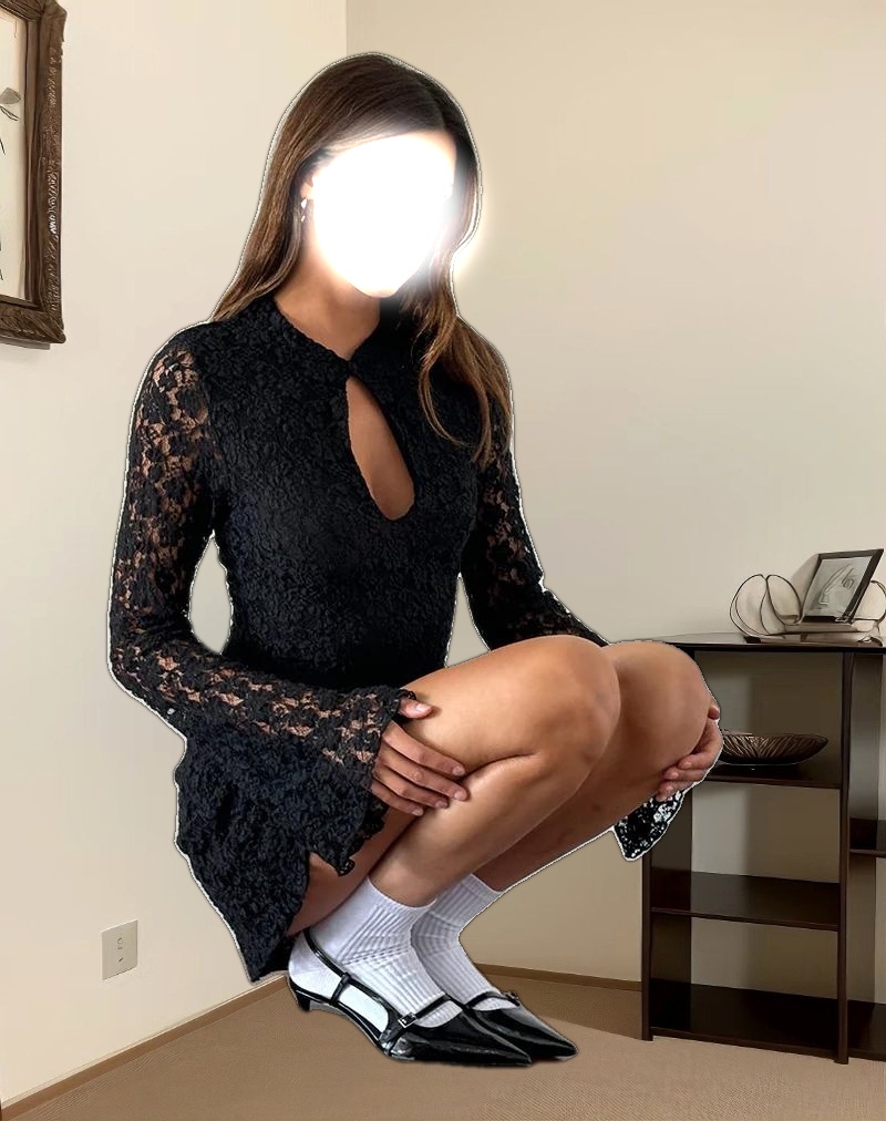 Silvanna Keyhole Mini Dress in Lace Black