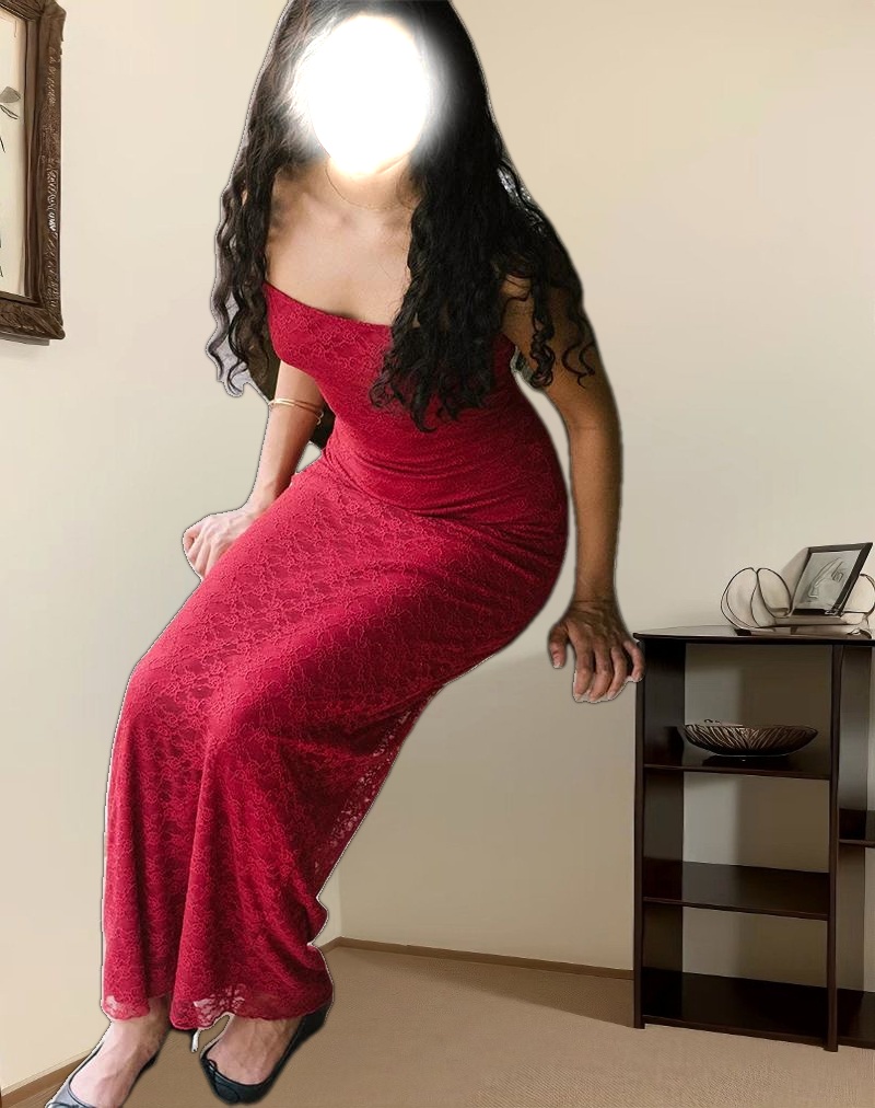 Cantha Maxi Dress in Mari Lace Red