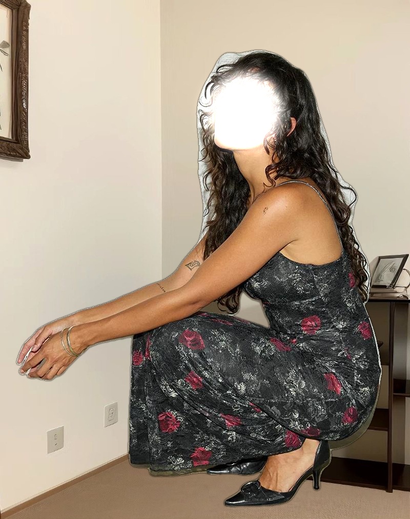 Darsih Maxi Dress in Lace Midnight Bloom