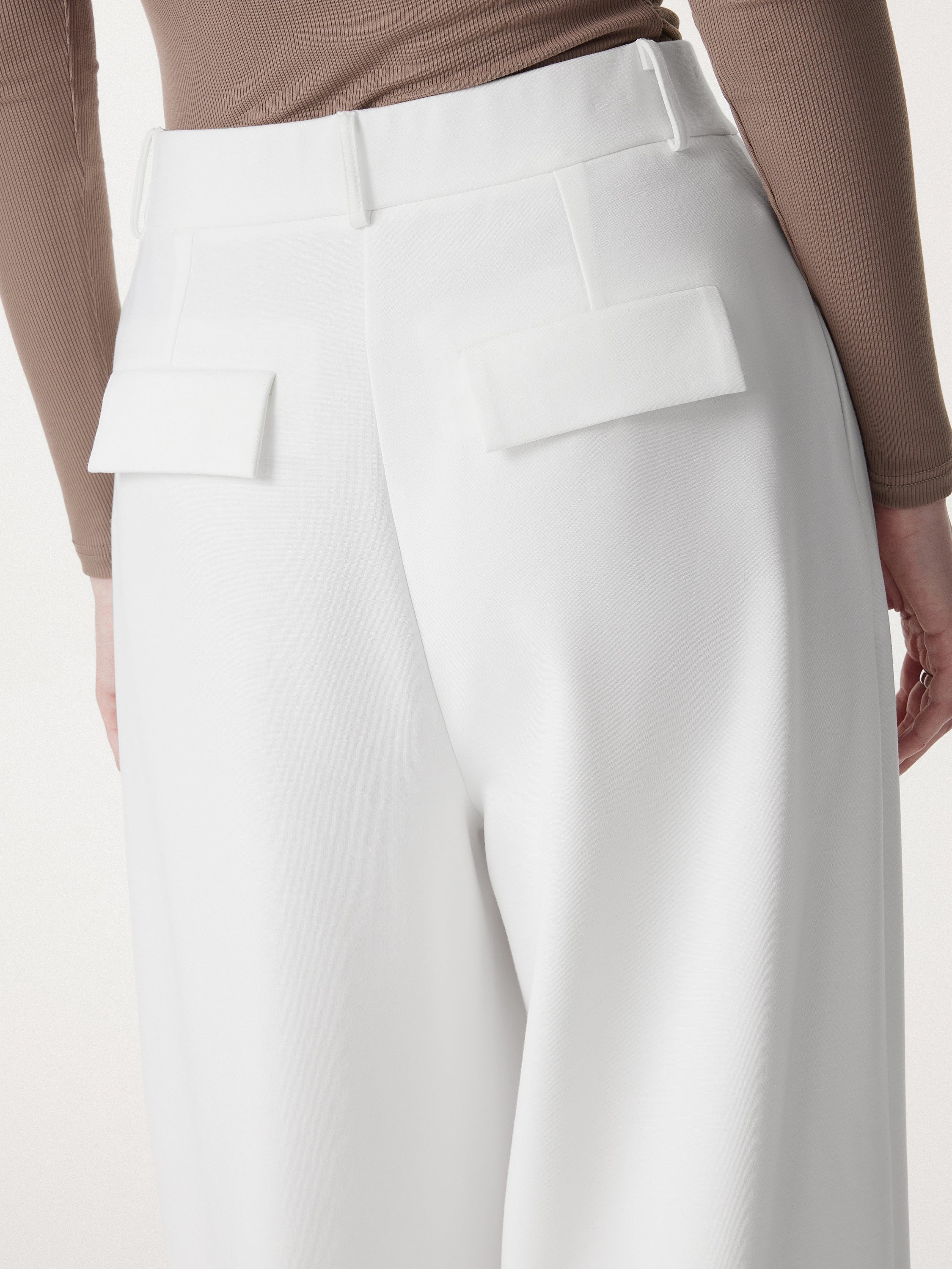 2Pcs Set Criss Cross Off Shoulder Brami & Mid Rise Pleated Trouser with Pockets