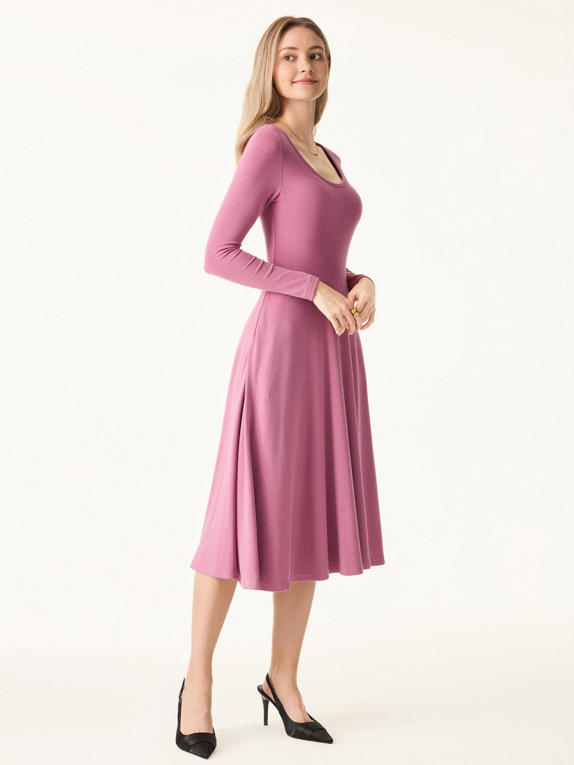 Essential Scoop Neck Long Sleeve Midi Brami Dress with Pockets