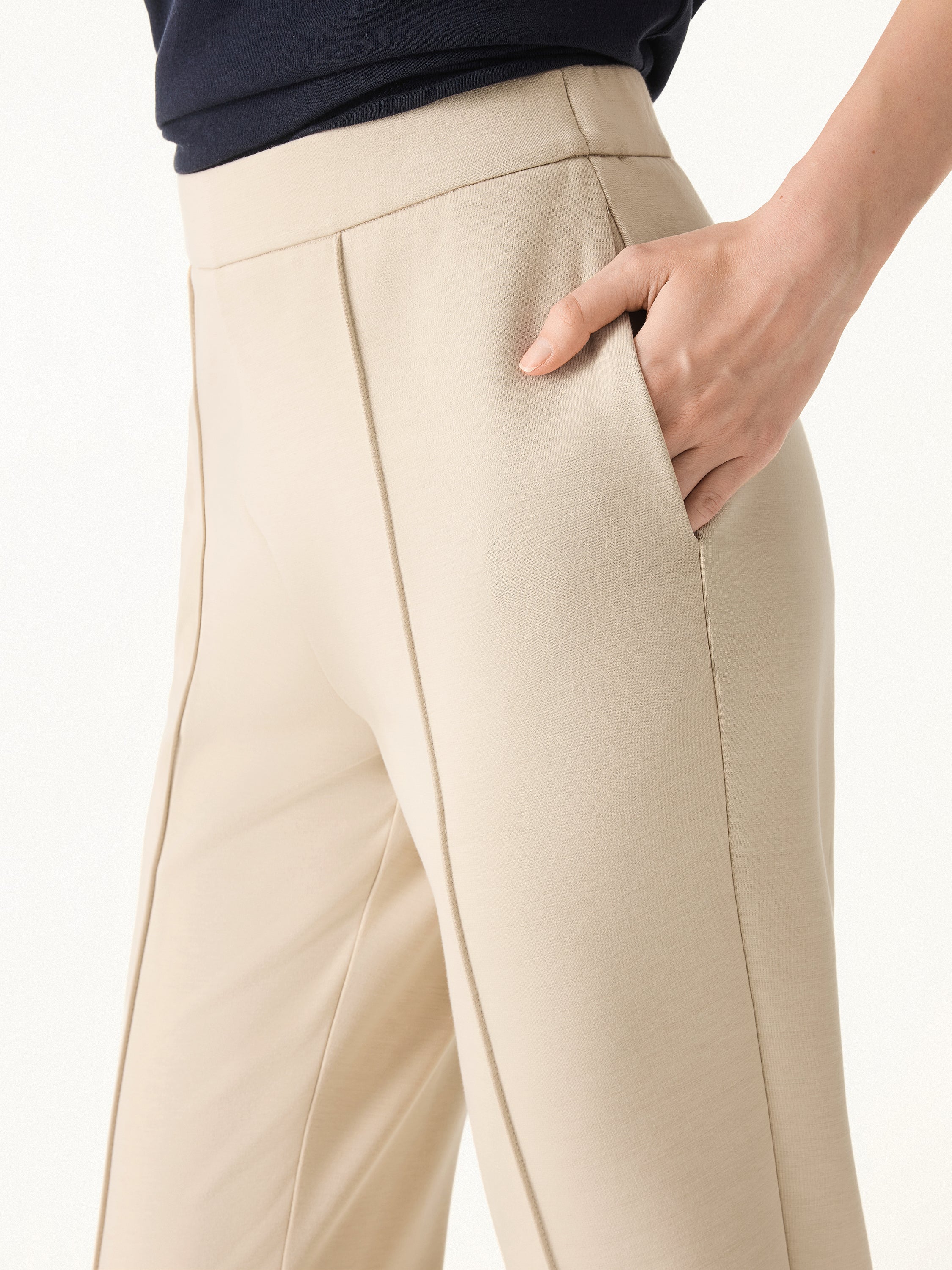 Mid Rise Cropped Tapered Leg Pull-on Pants with Pockets