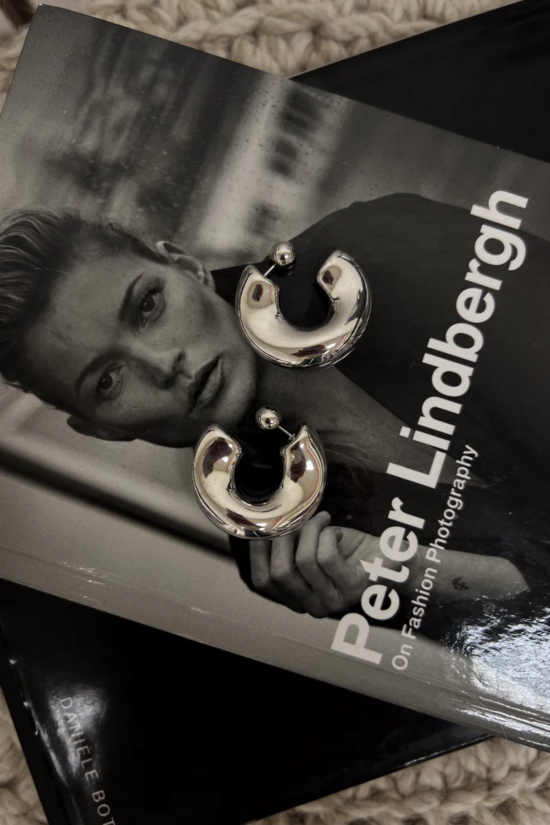 Skylar Wavy Chunky Hoop Earrings