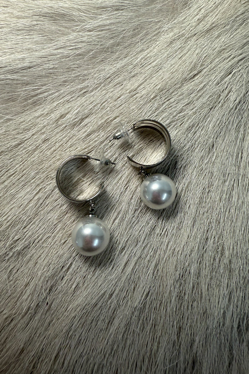 Sasha Drop Pearl Textured Studs