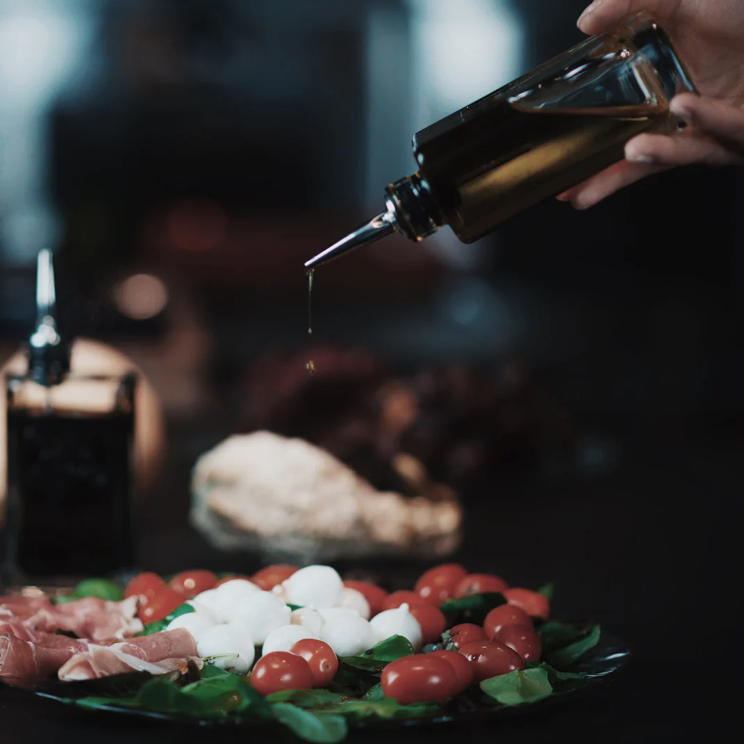 Optima 8.5 oz Premium Olive Oil Bottle with Silicone / Stainless Steel Pourer (1 Piece)