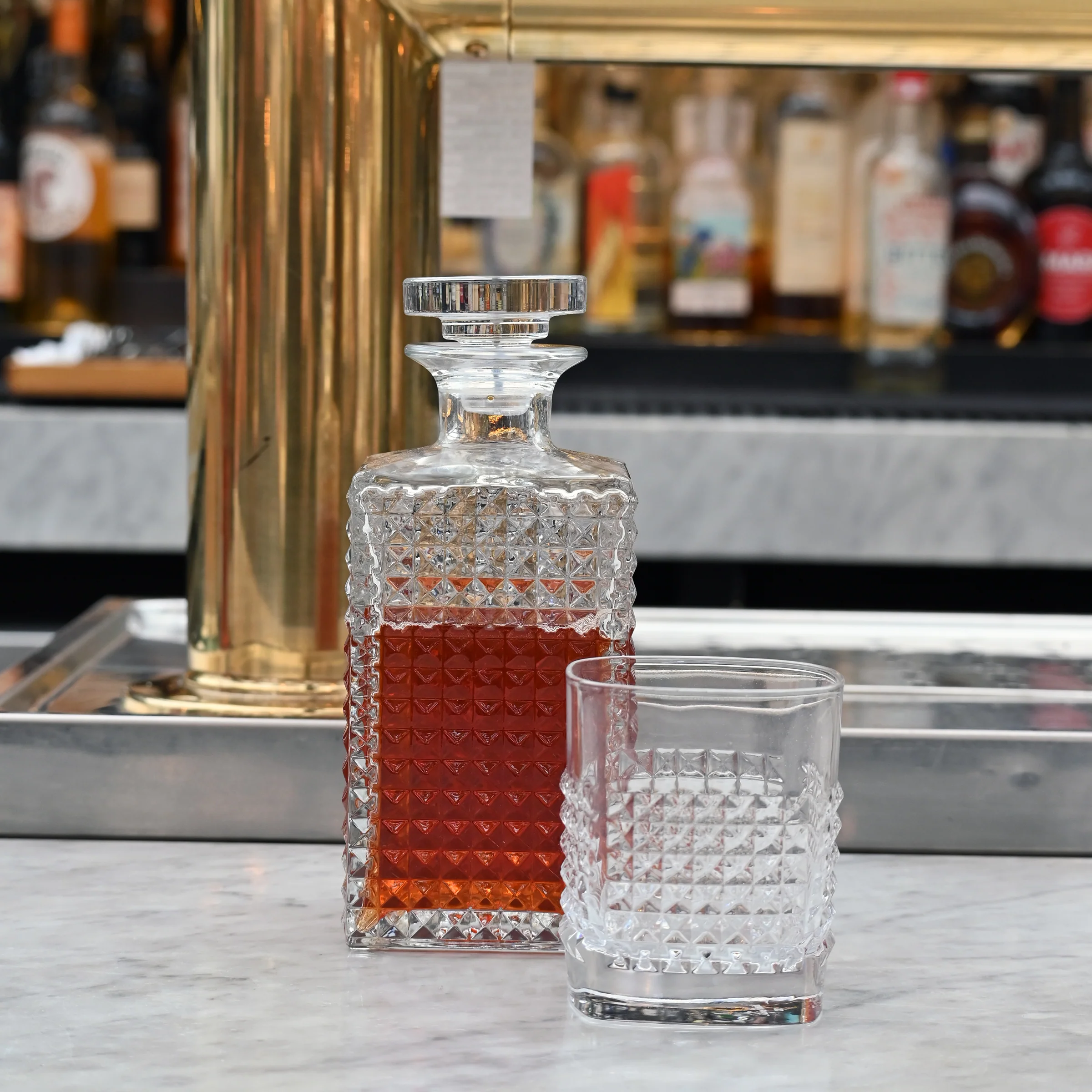 Mixology 25.25 oz Elixir Spirits Decanter with Airtight Glass Stopper (1 Piece)