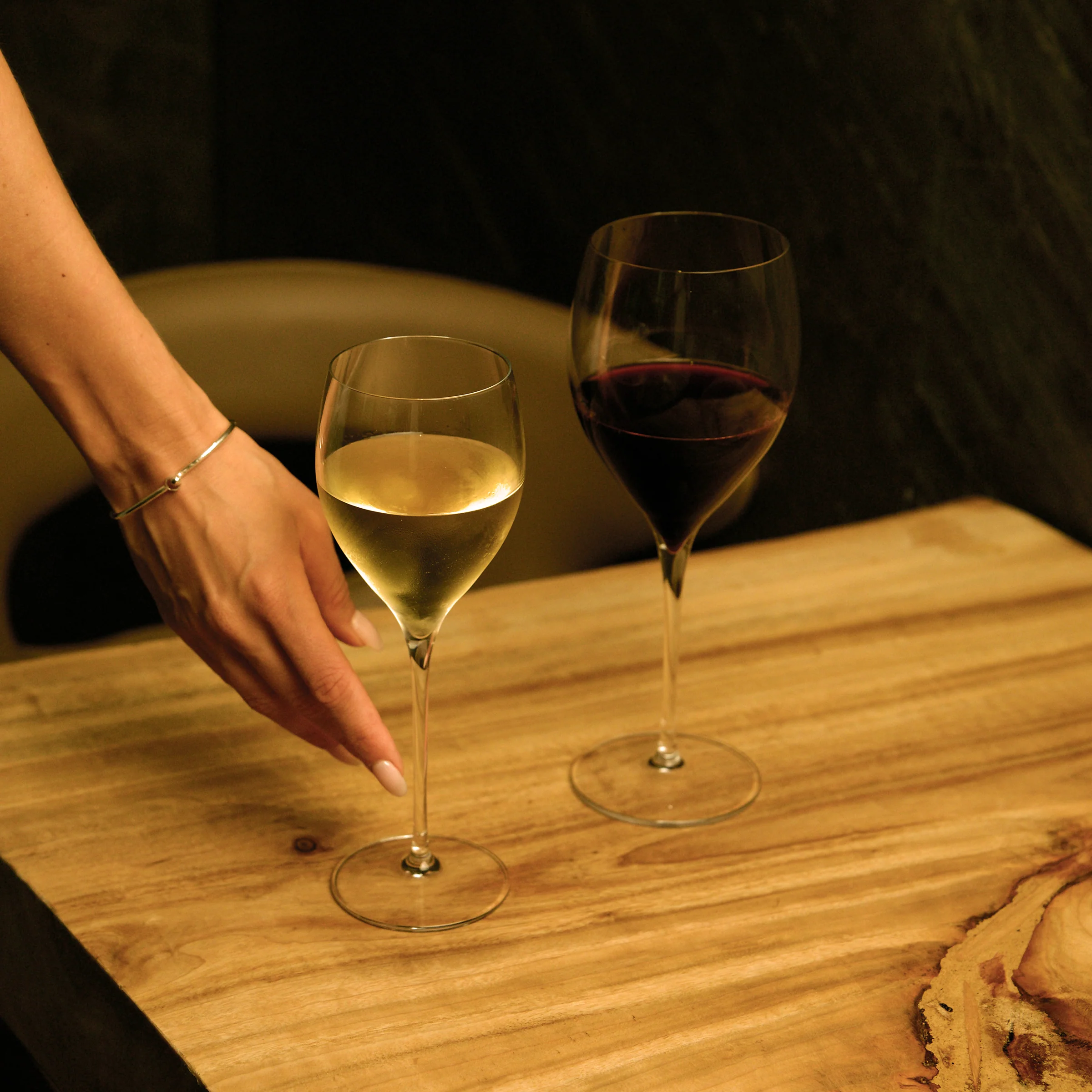 Italian Premium Medium Wine Glasses | 15.5oz | Magnifico | Set of 4