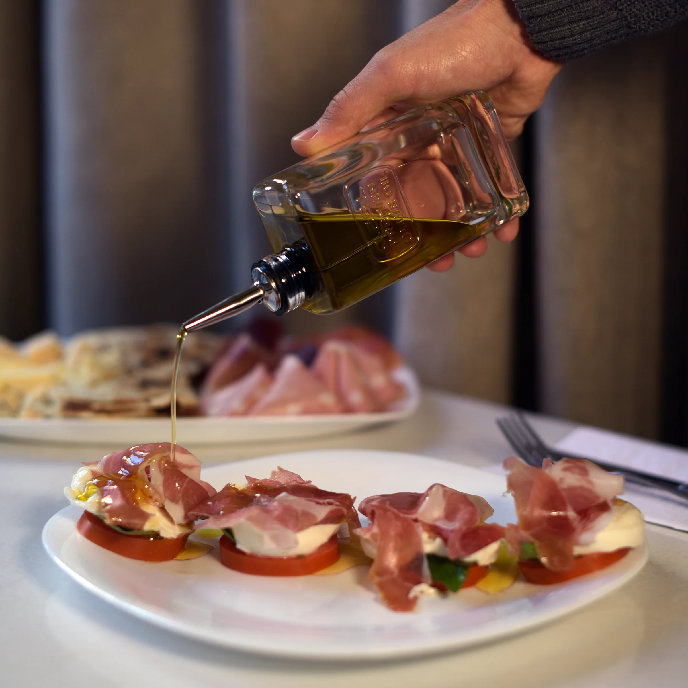 Optima 8.5 oz Premium Olive Oil Bottle with Silicone / Stainless Steel Pourer (1 Piece)