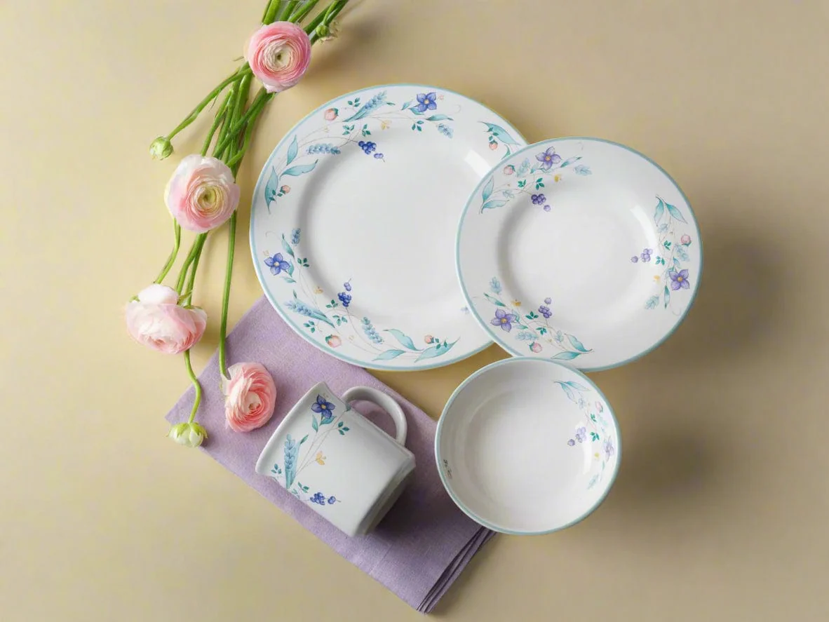 April Set of 4 Dinner Plates