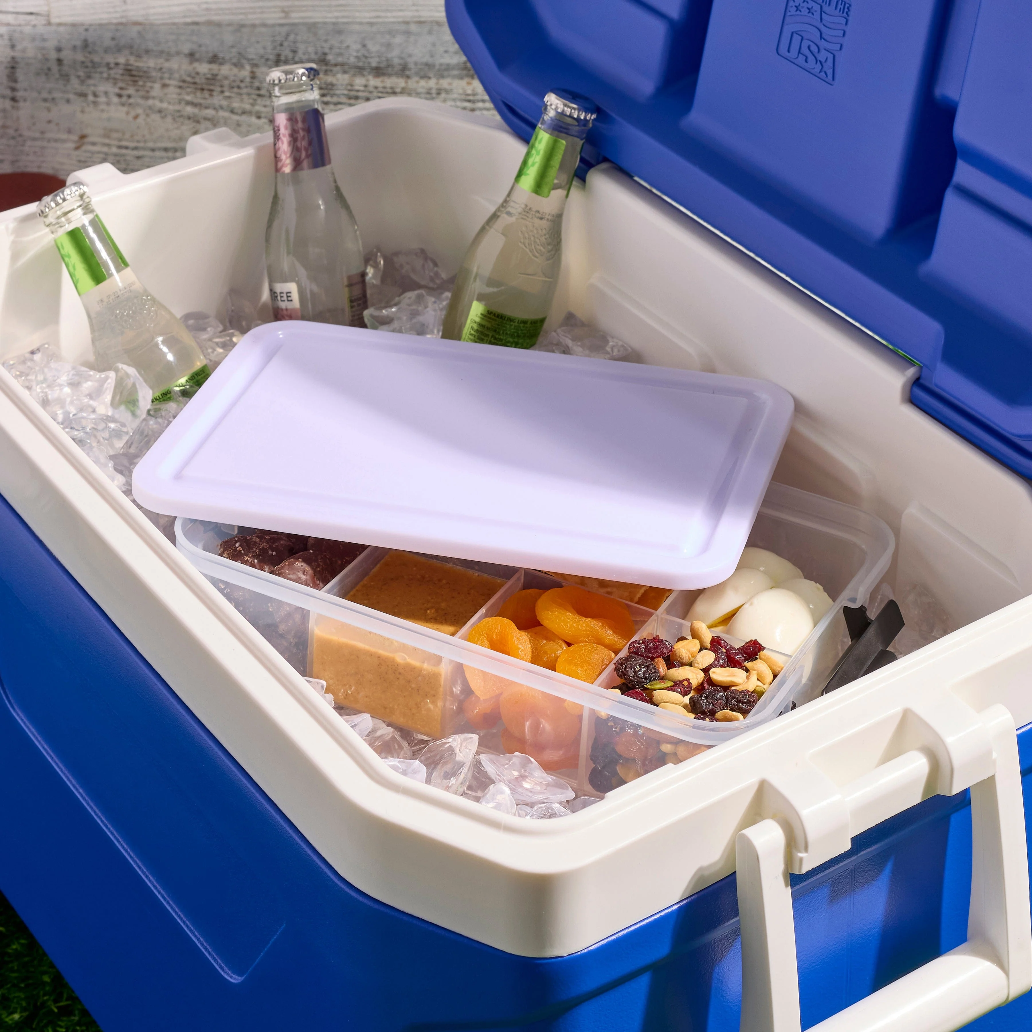 Farberware Build-A-Board ™ Snacklebox with Locking Plastic Cutting Board Lid