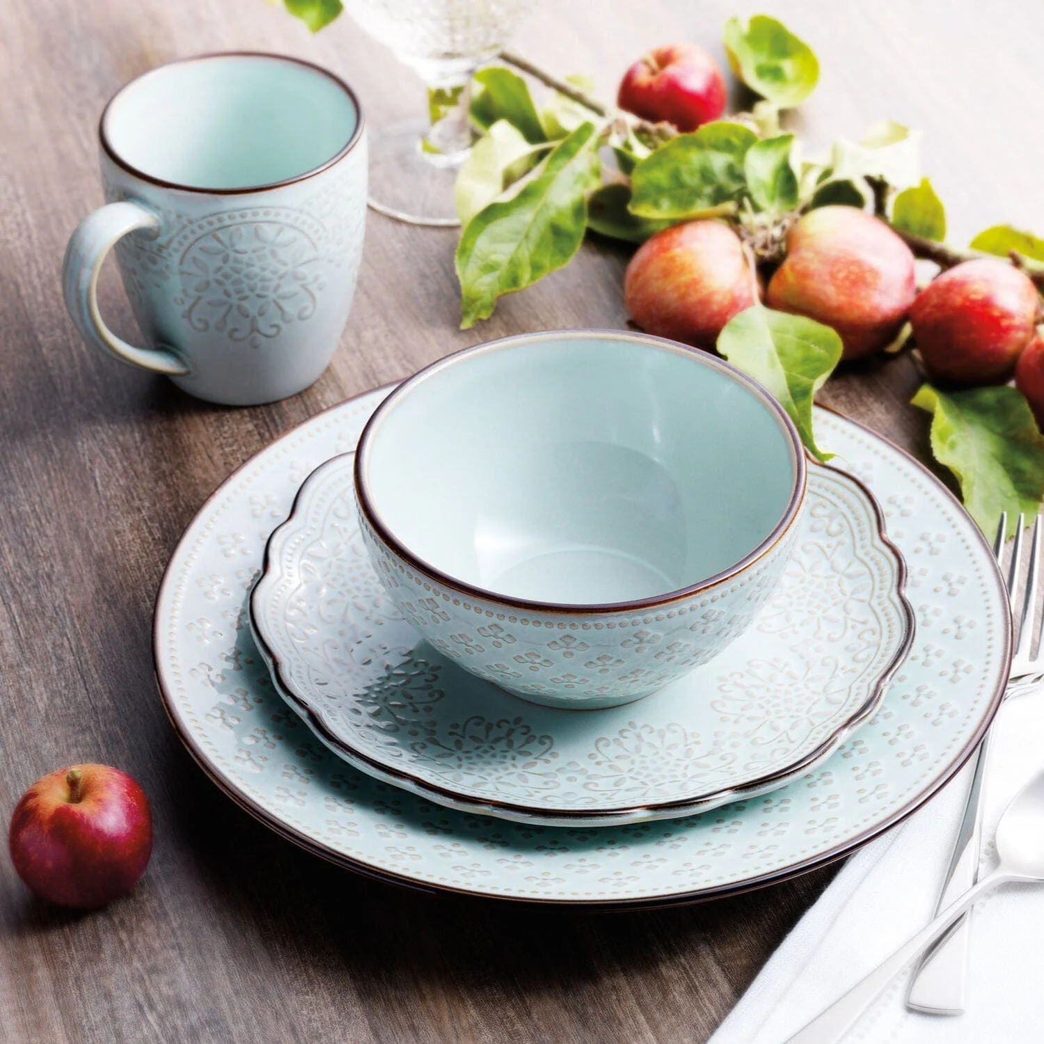 Joanne 16 Piece Dinnerware Set, Service for 4