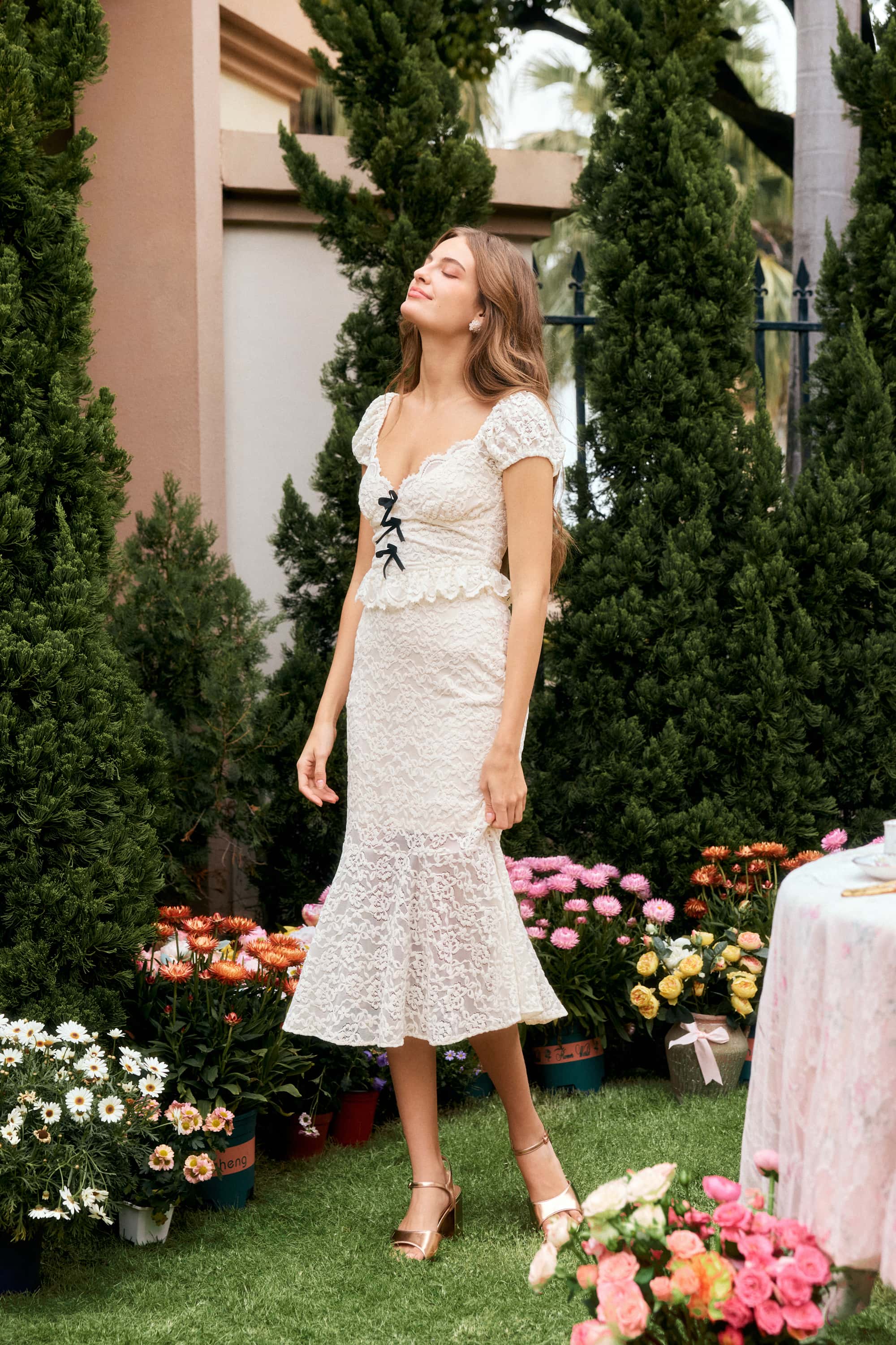 Villa Lace Short-sleeved Midi Dress