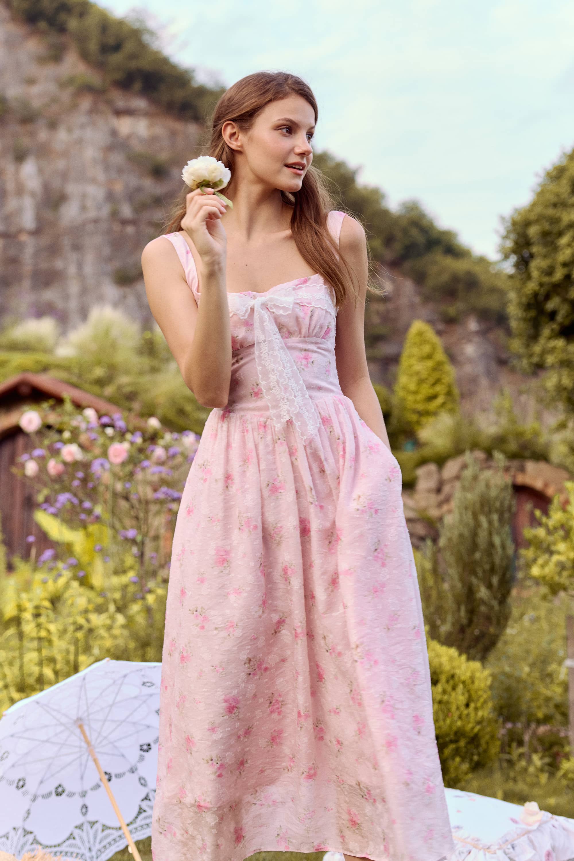 Luna Lace-bow Floral Midi Dress in Pink