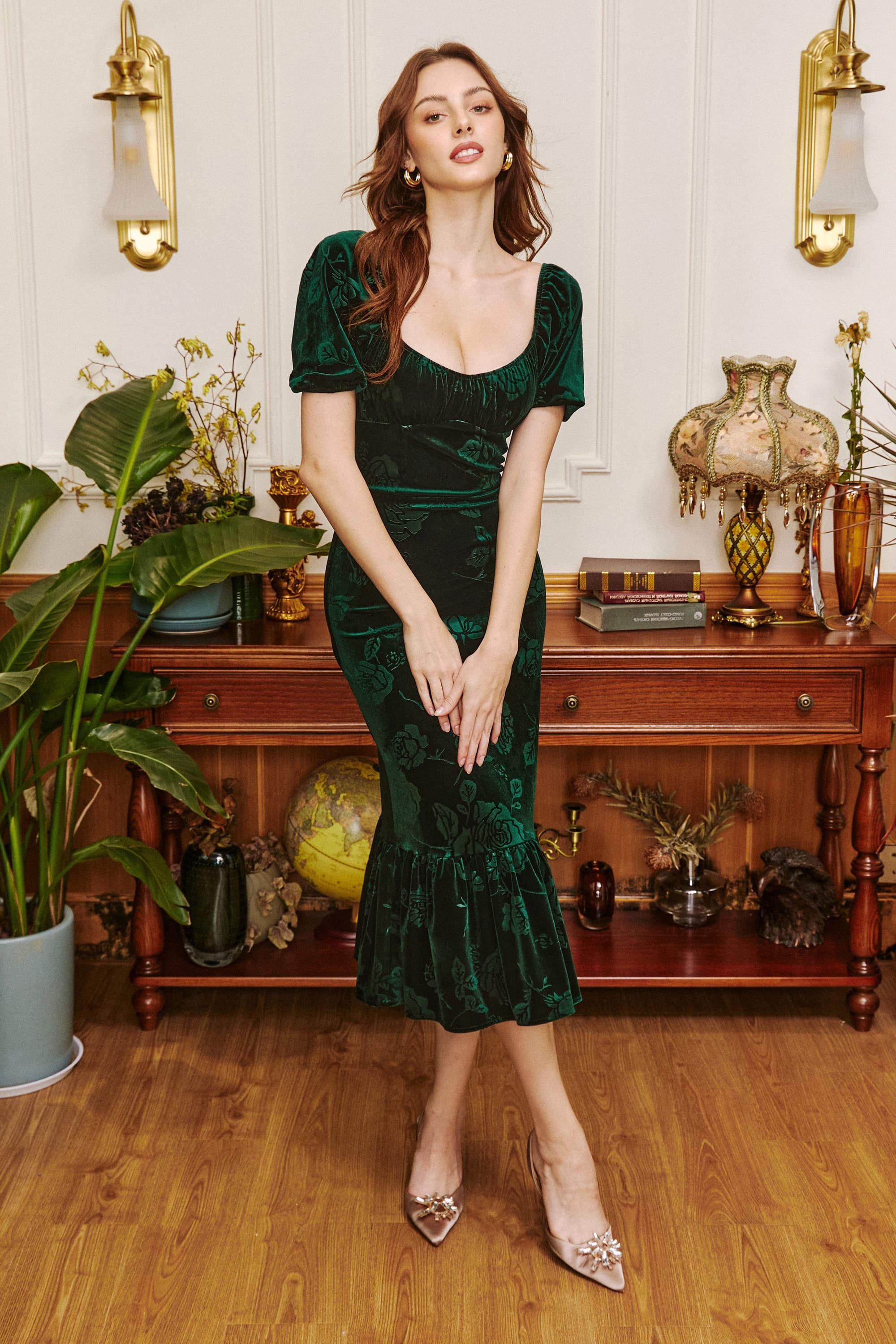 Brielle Squared Neckline Velvet Midi Dress in Green