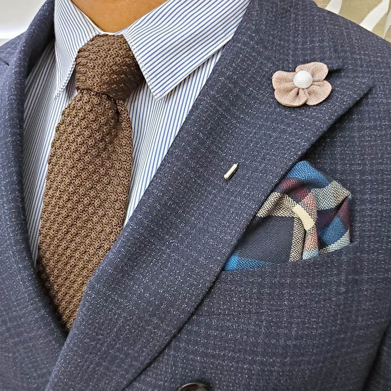 Lapel Pin - Pearl Floral Taupe