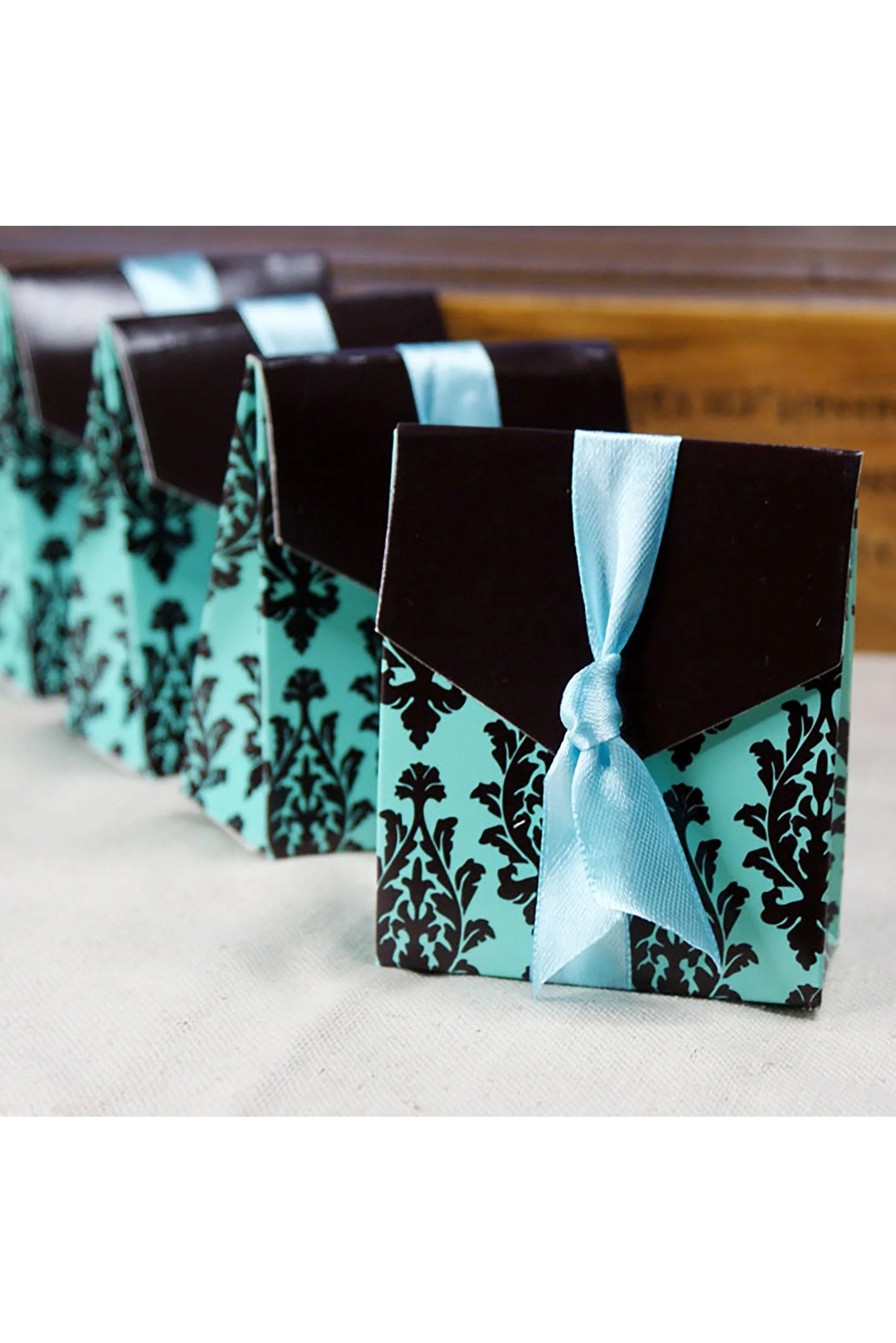 Flourish Favor Boxes CGF0259 (Set of 12 pcs)