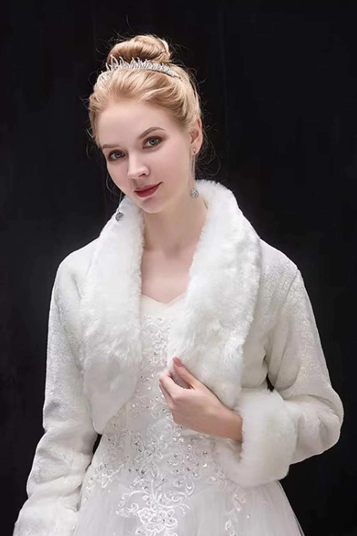 Faux Fur Shawl with CJ0131