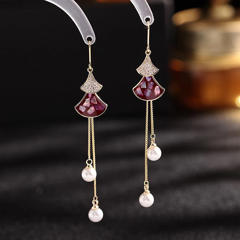 Scalloped pearl shell earrings 638241104102