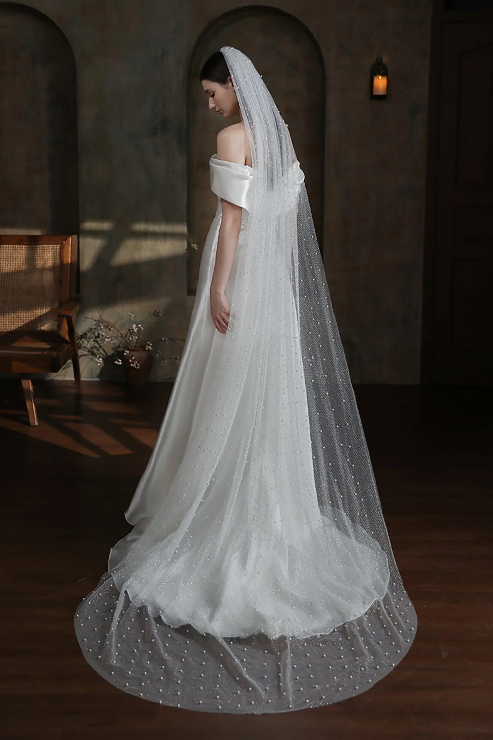 One-tier Cut Edge Tulle Chapel Veils with Pearls CV0320