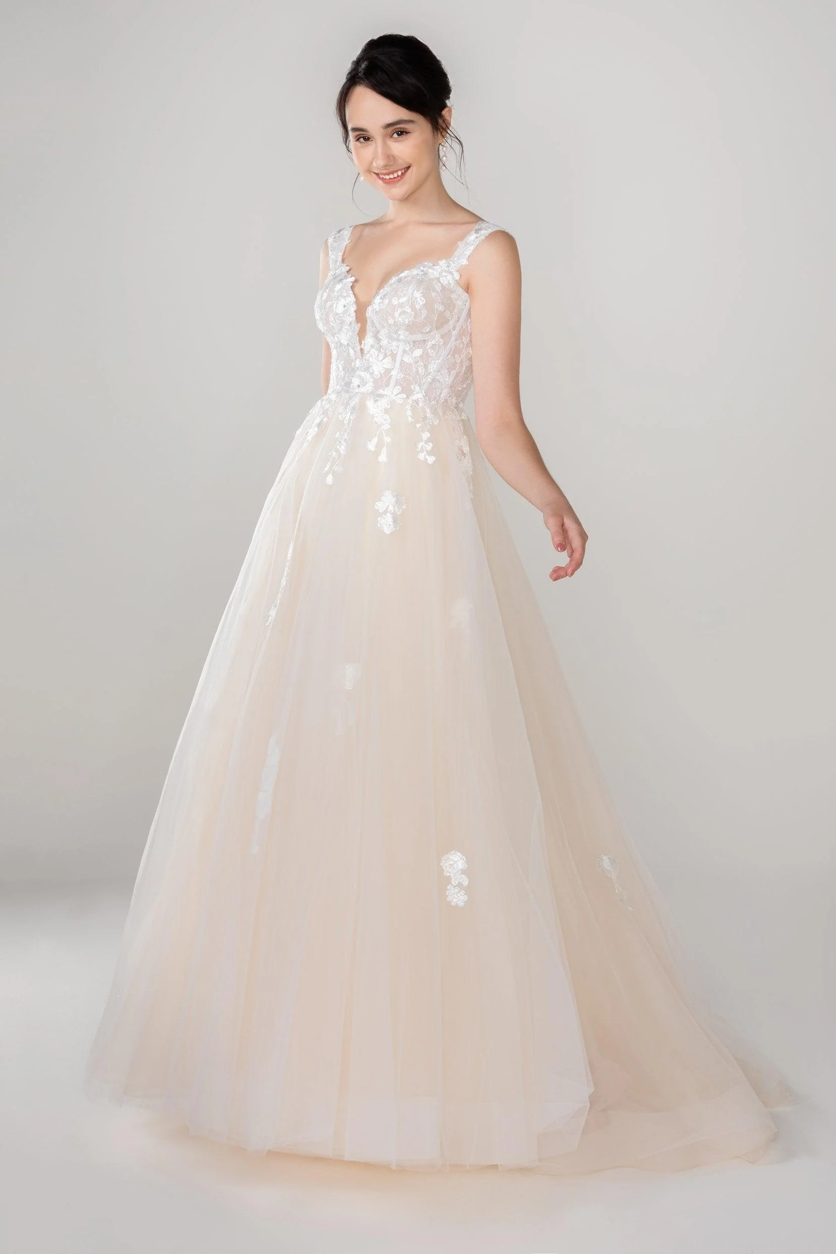 A-Line Sweep-Brush Train Tulle Lace Wedding Dress CW2536