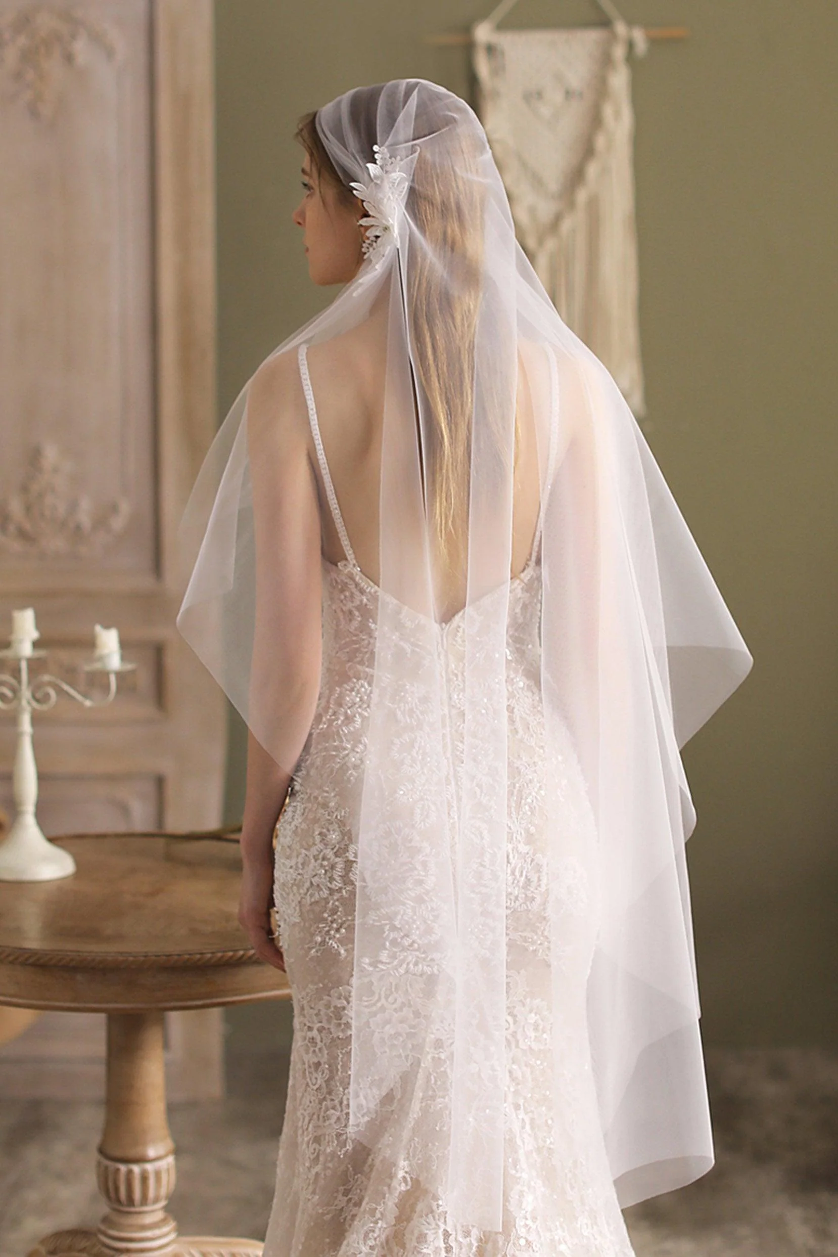 One-tier Cut Edge Tulle Hip Veils Appliques Beading CV0262