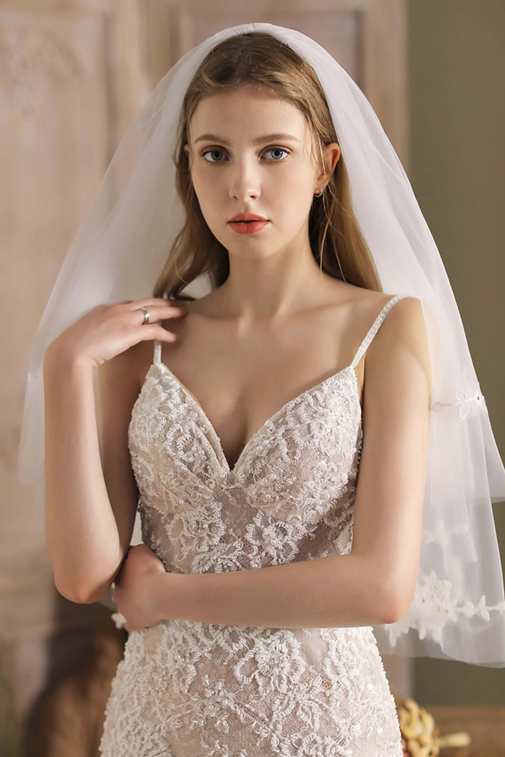 Two-tier Cut Edge Tulle Waist Veils Appliques Beading CV0263